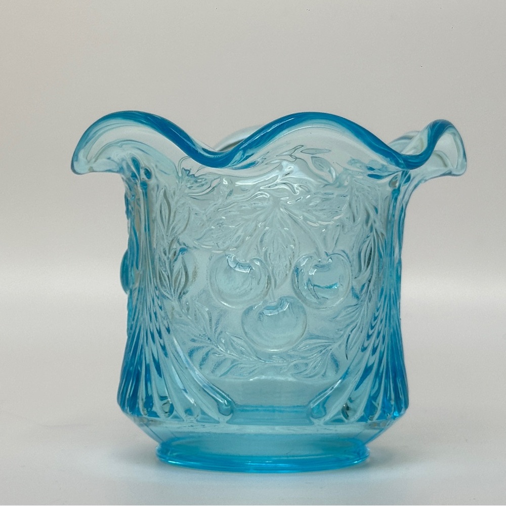 Vintage Blue Opalescent Wreathed Cherries Sugar Bowl LG Wright Style - Picture 3 of 7